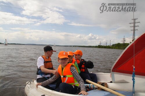 Экипаж яхты Бака тутума на буксире